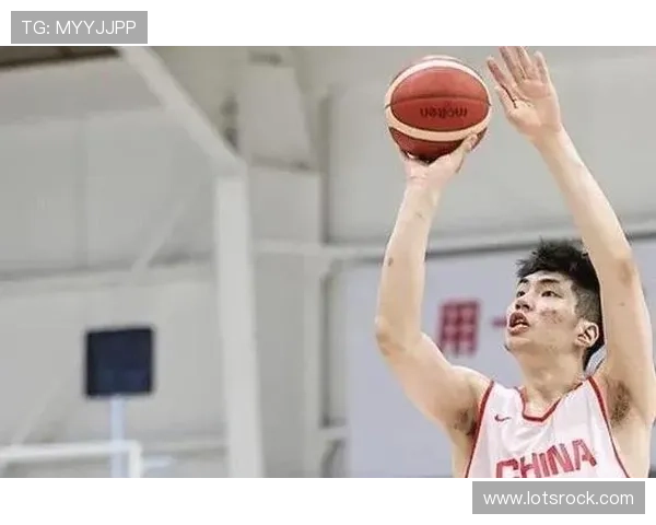 余嘉豪发布万里驰援男篮Vlog 疲惫头疼感人至深 余嘉豪发布万里驰援男篮Vlog 疲惫头疼感人至深