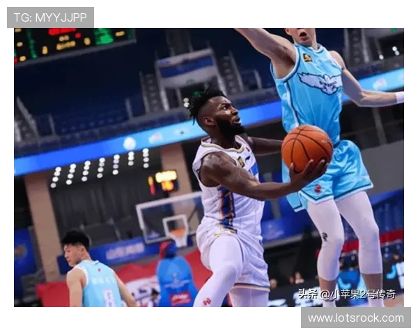 北京大胜青岛麦基爆发周琦两双